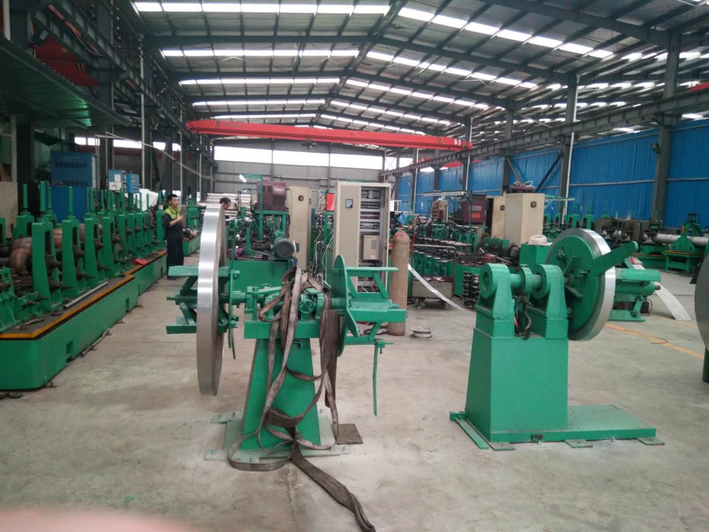 不銹鋼焊管生產(chǎn)車(chē)間